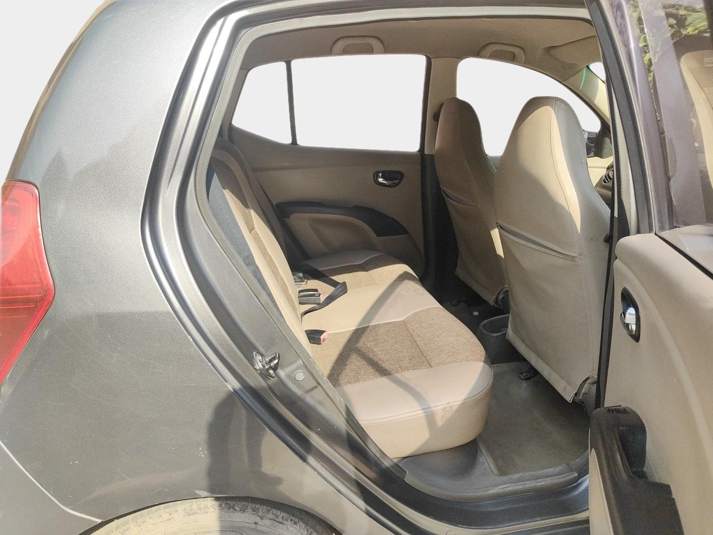 2011 Hyundai i10 MAGNA 1.2, Petrol, Manual, 1,83,539 km, interior