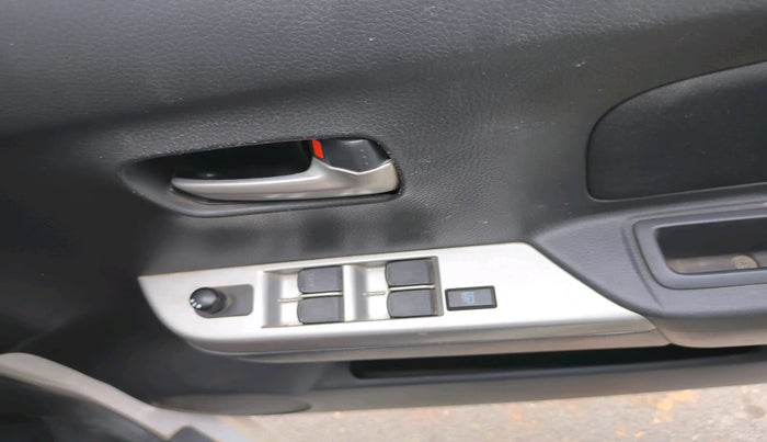 2012 Maruti Wagon R 1.0 VXI, Petrol, Manual, 69,590 km, interior