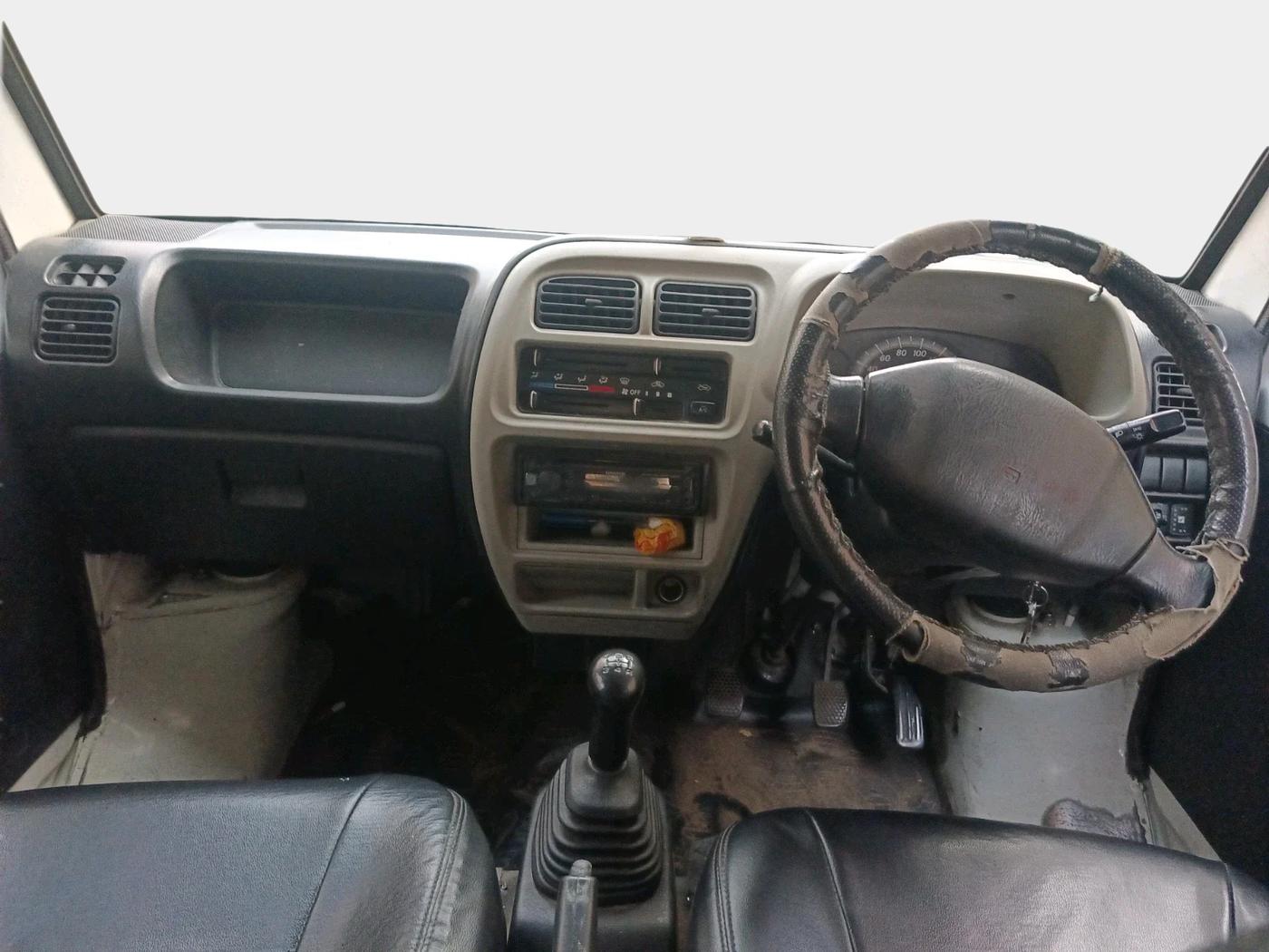2017 Maruti Eeco 5 STR WITH A/C+HTR, CNG, Manual, 3,11,773 km, interior