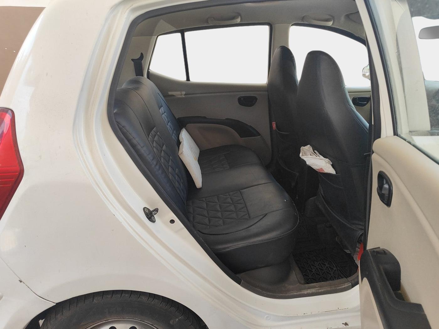 2013 Hyundai i10 MAGNA 1.1, Petrol, Manual, 77,900 km, interior