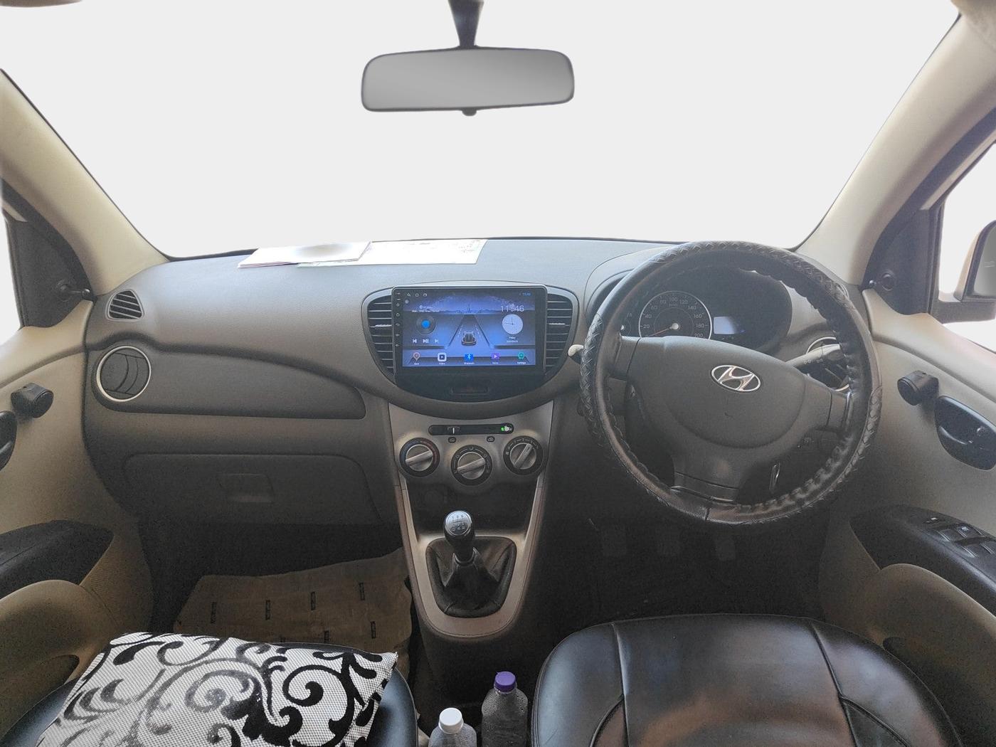 2013 Hyundai i10 MAGNA 1.1, Petrol, Manual, 77,900 km, interior