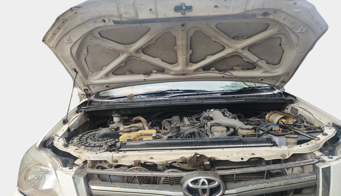 2014 Toyota Innova 2.5 G2 7STR, Diesel, Manual, 2,29,534 km, exterior