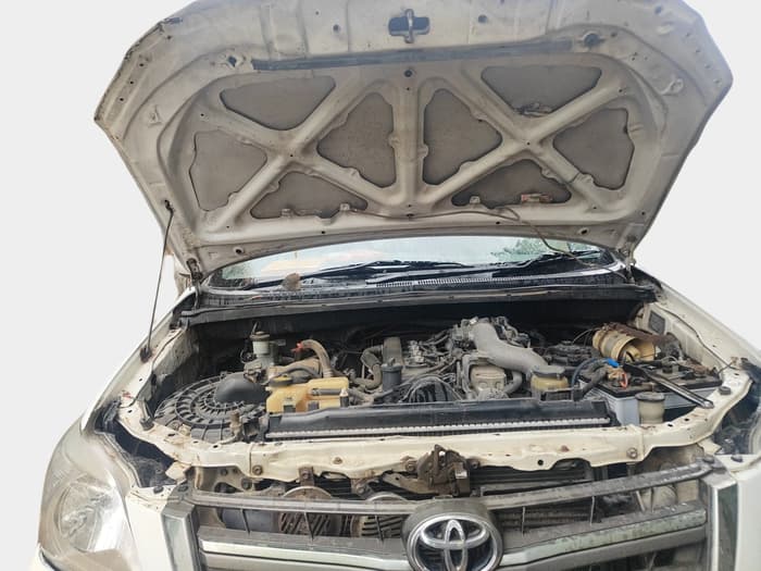 2014 Toyota Innova 2.5 G2 7STR, Diesel, Manual, 2,29,534 km, exterior