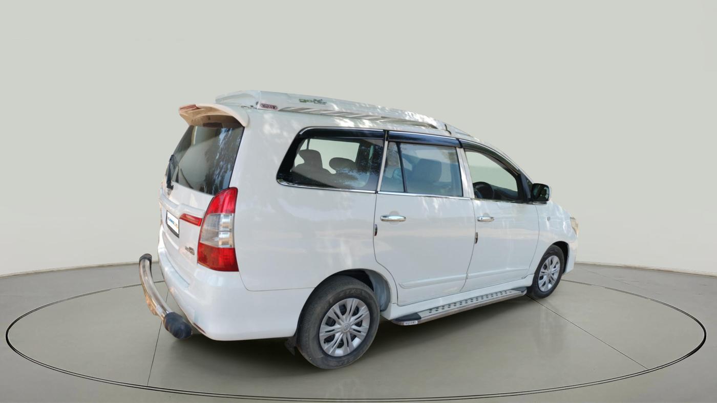 2015 Toyota Innova 2.5 GX 7 STR, Diesel, Manual, 79,210 km, exterior
