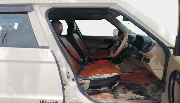 2020 Mahindra TUV 300 PLUS P4, Diesel, Manual, 1,82,387 km, interior