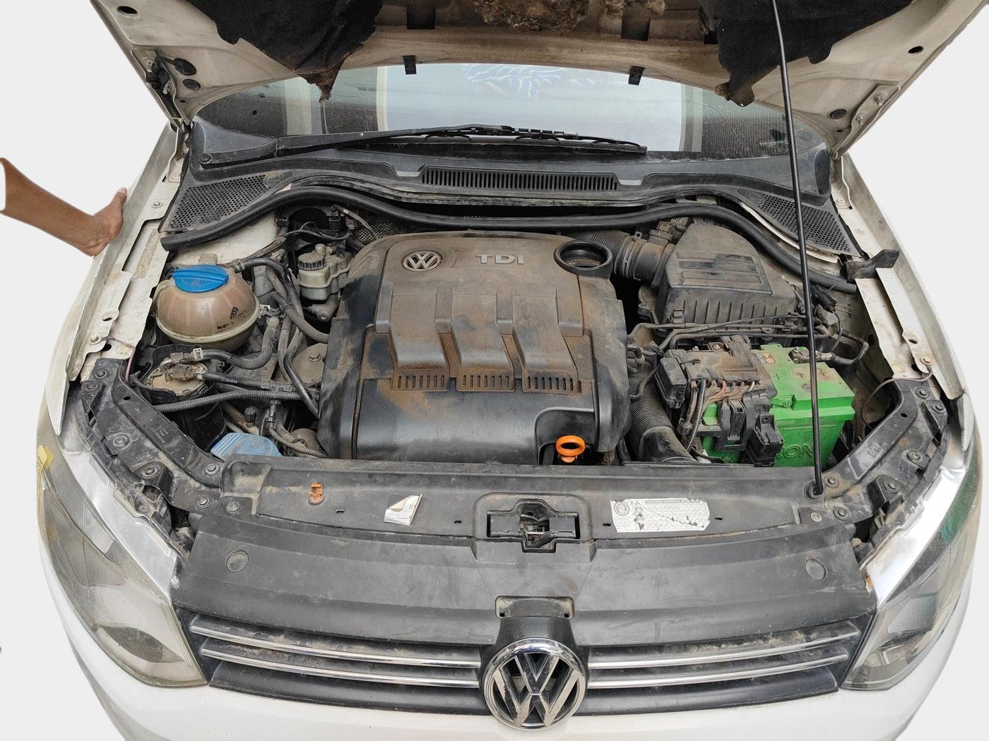 2012 Volkswagen Polo COMFORTLINE 1.2L, Diesel, Manual, 2,14,045 km, exterior