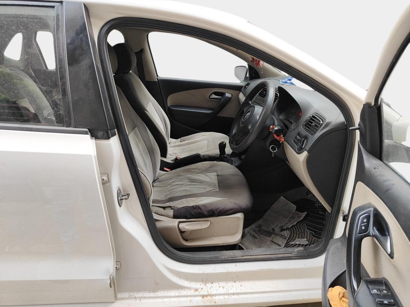 2012 Volkswagen Polo COMFORTLINE 1.2L, Diesel, Manual, 2,14,045 km, interior
