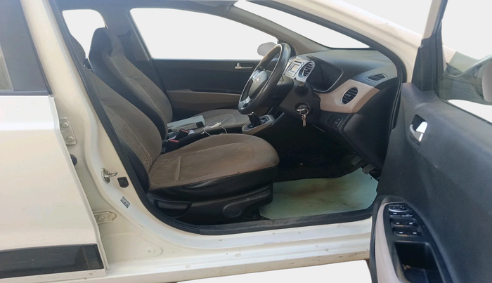 2015 Hyundai Xcent S 1.1 CRDI, Diesel, Manual, 1,86,976 km, interior