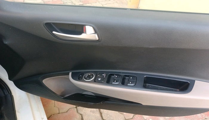 2015 Hyundai Xcent S 1.1 CRDI, Diesel, Manual, 1,86,976 km, interior