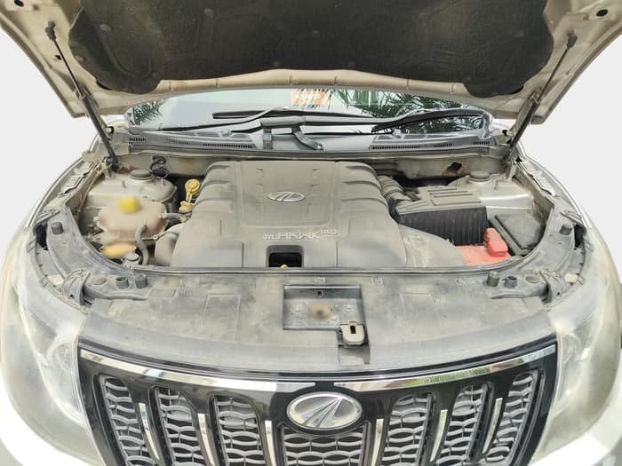 2017 Mahindra XUV500 W10, Diesel, Manual, 1,79,675 km, exterior