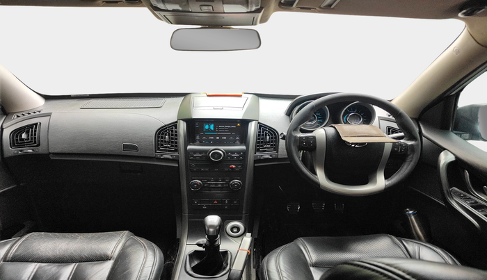 2017 Mahindra XUV500 W10, Diesel, Manual, 1,79,675 km, interior