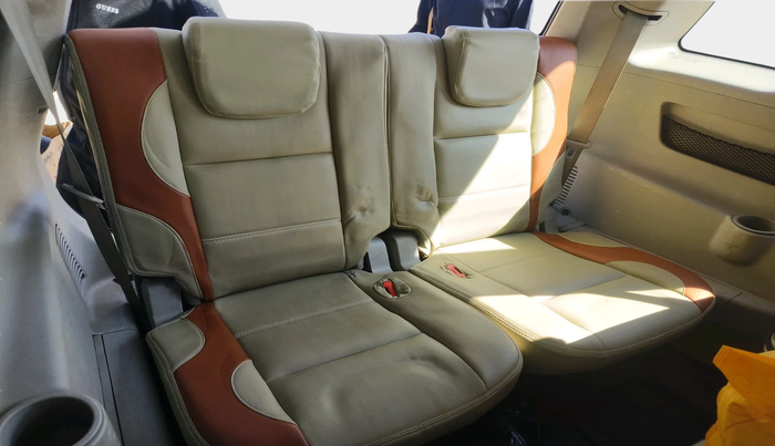 2016 Mahindra XUV500 W10 AT, Diesel, Automatic, 95,000 km, interior