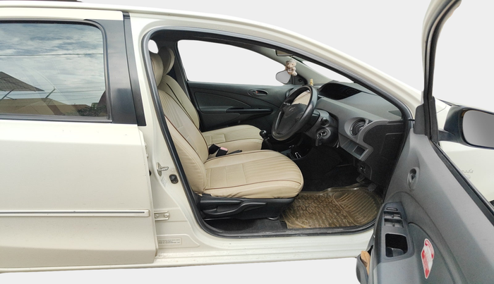 2013 Toyota Etios G, Petrol, Manual, 1,63,693 km, interior