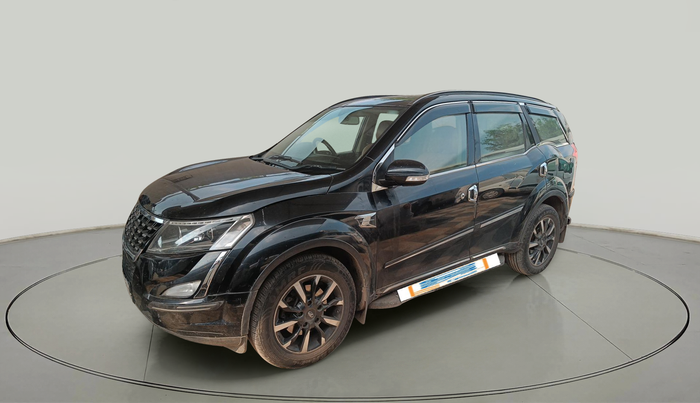 2018 Mahindra XUV500 W11, Diesel, Manual, 1,23,796 km, exterior
