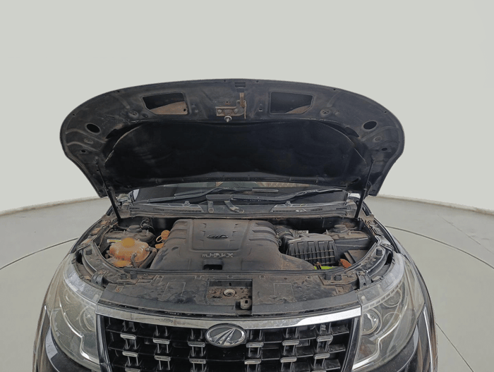 2018 Mahindra XUV500 W11, Diesel, Manual, 1,23,796 km, exterior
