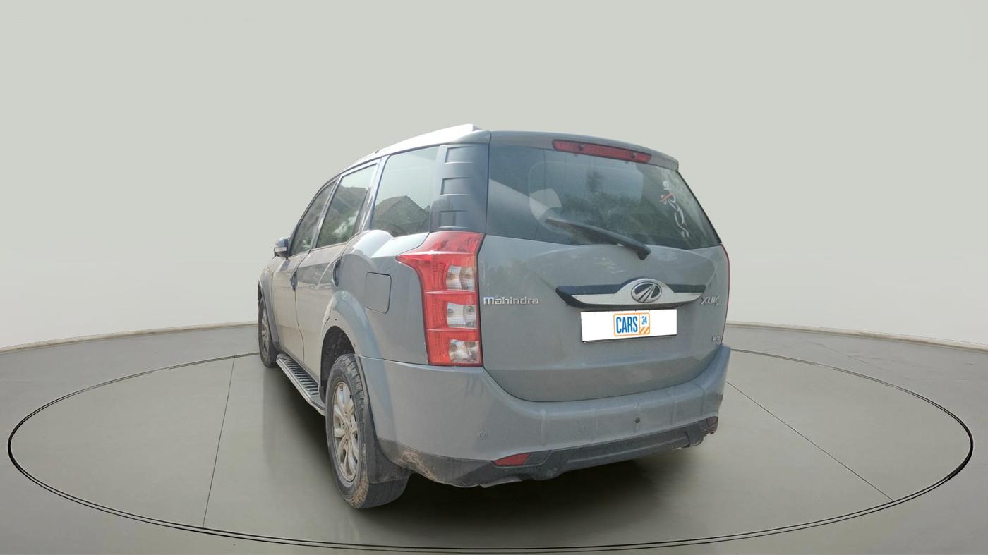 2017 Mahindra XUV500 W10, Diesel, Manual, 1,00,572 km, exterior
