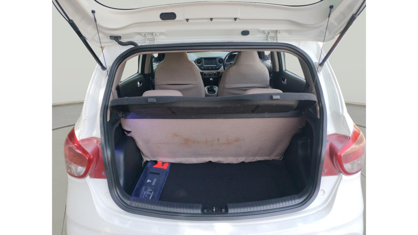 2017 Hyundai Grand i10 SPORTZ (O) AT 1.2 KAPPA VTVT, Petrol, Automatic, 25,847 km, exterior