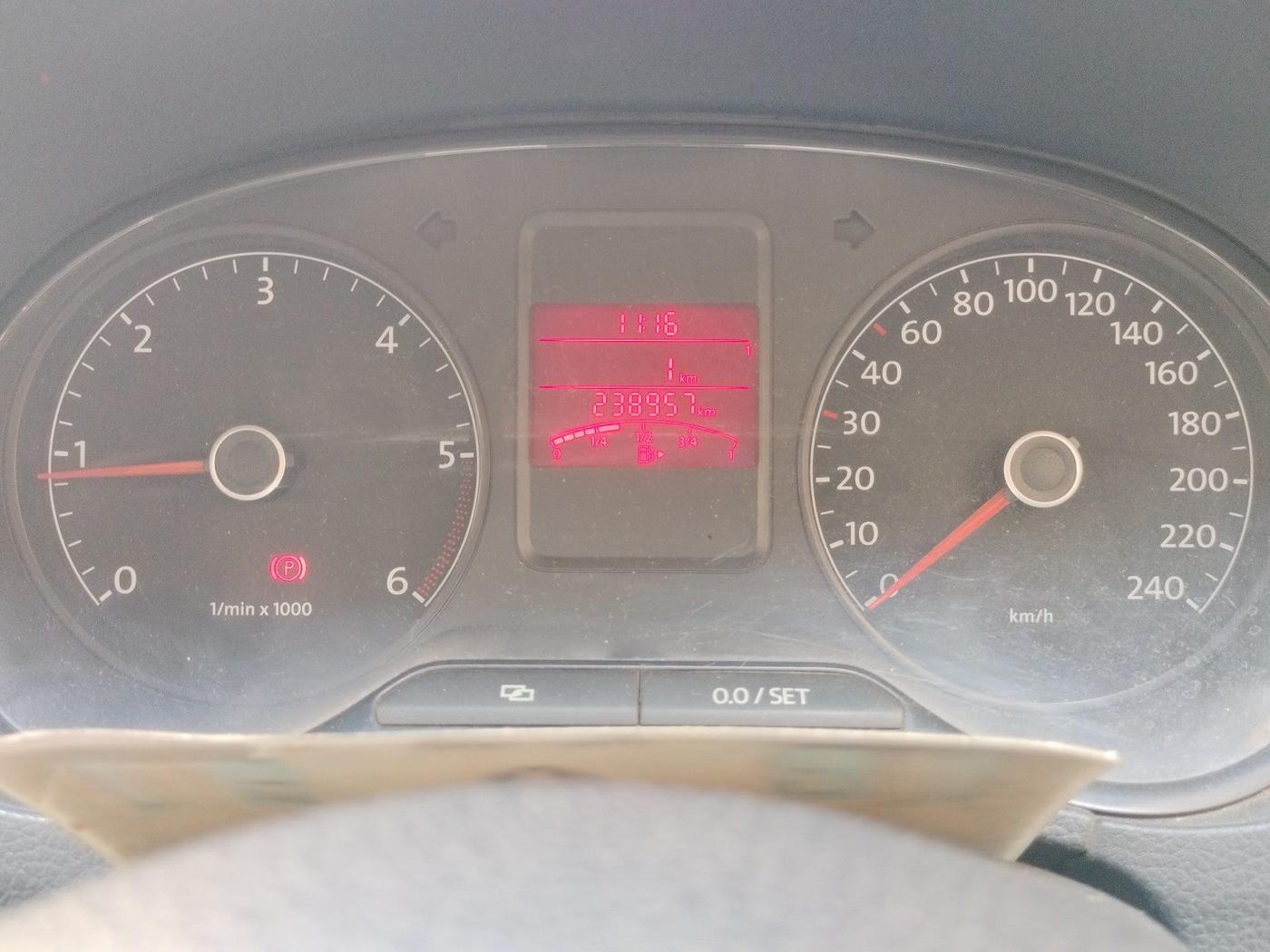 2013 Volkswagen Polo HIGHLINE DIESEL, Diesel, Manual, 2,38,957 km, interior