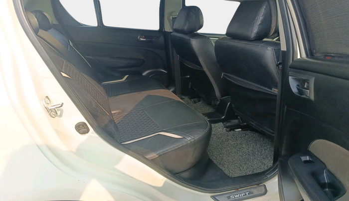 2014 Maruti Swift VXI, CNG, Manual, 1,73,467 km, interior
