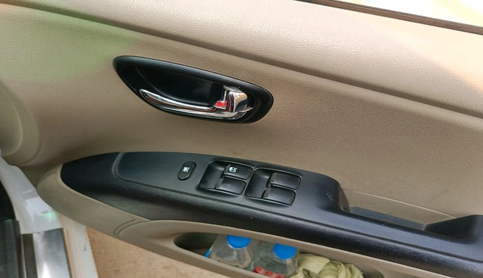 2013 Hyundai i10 MAGNA 1.1, Petrol, Manual, 86,037 km, interior