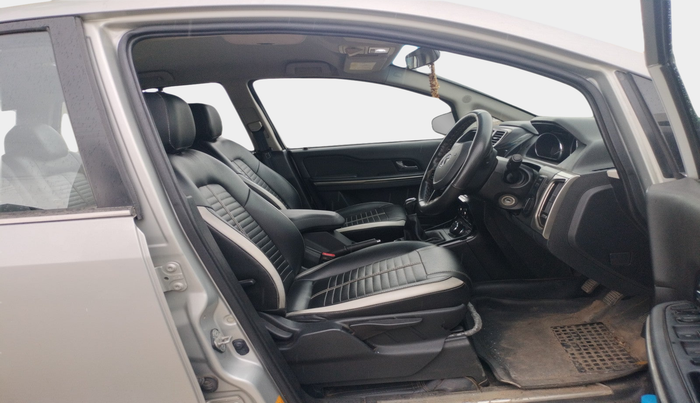 2018 Tata Hexa XM 4X2 7 STR, Diesel, Manual, 1,11,240 km, interior
