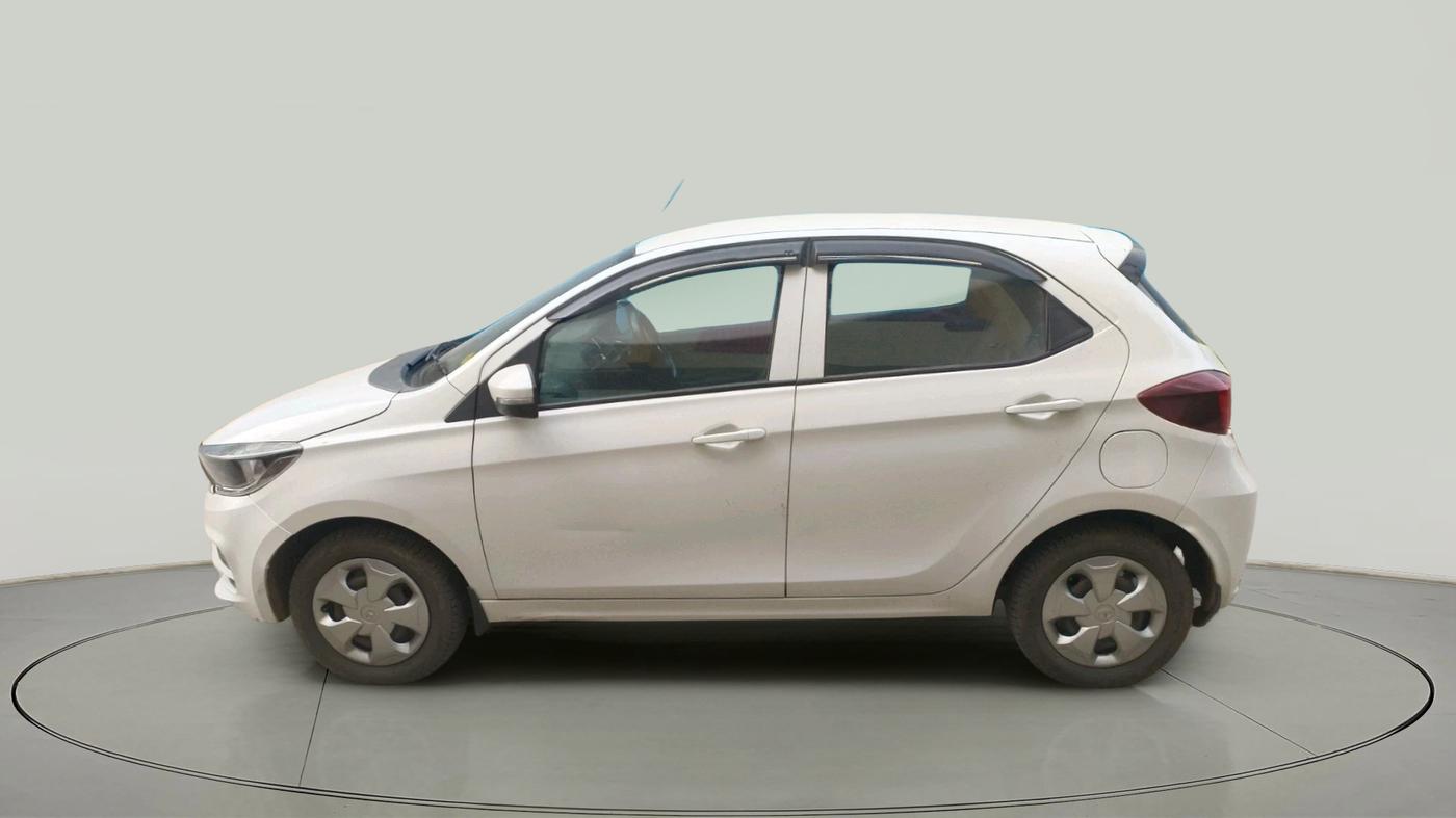 2021 Tata Tiago XT PETROL, Petrol, Manual, 1,14,665 km, exterior