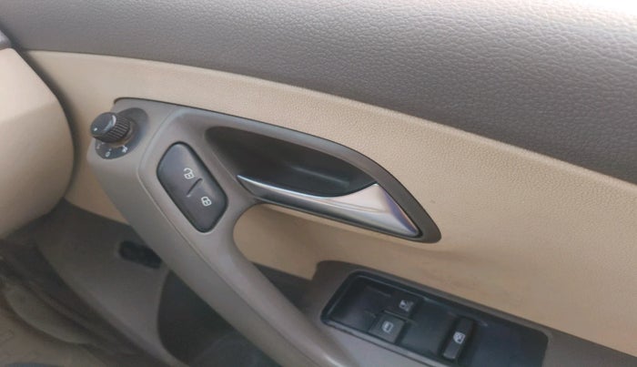 2012 Volkswagen Vento COMFORTLINE DIESEL 1.6, Diesel, Manual, 1,83,507 km, interior