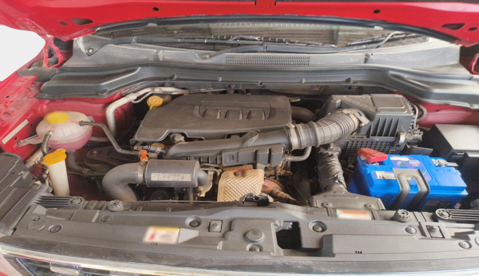 2020 Mahindra XUV300 W8 (O) 1.2 PETROL, Petrol, Manual, 32,029 km, exterior