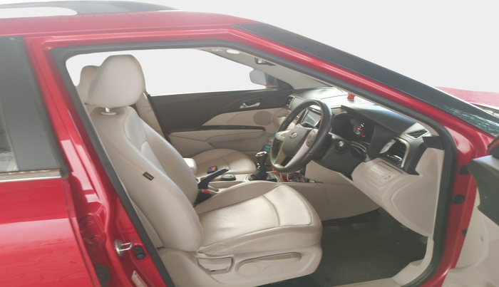 2020 Mahindra XUV300 W8 (O) 1.2 PETROL, Petrol, Manual, 32,029 km, interior