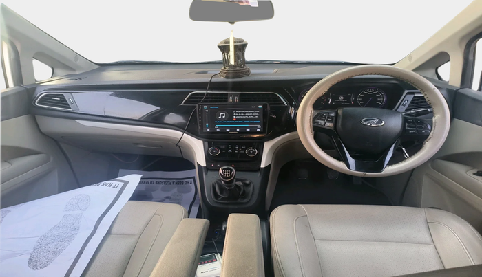 2018 Mahindra MARAZZO M8 7 STR, Diesel, Manual, 1,82,340 km, interior