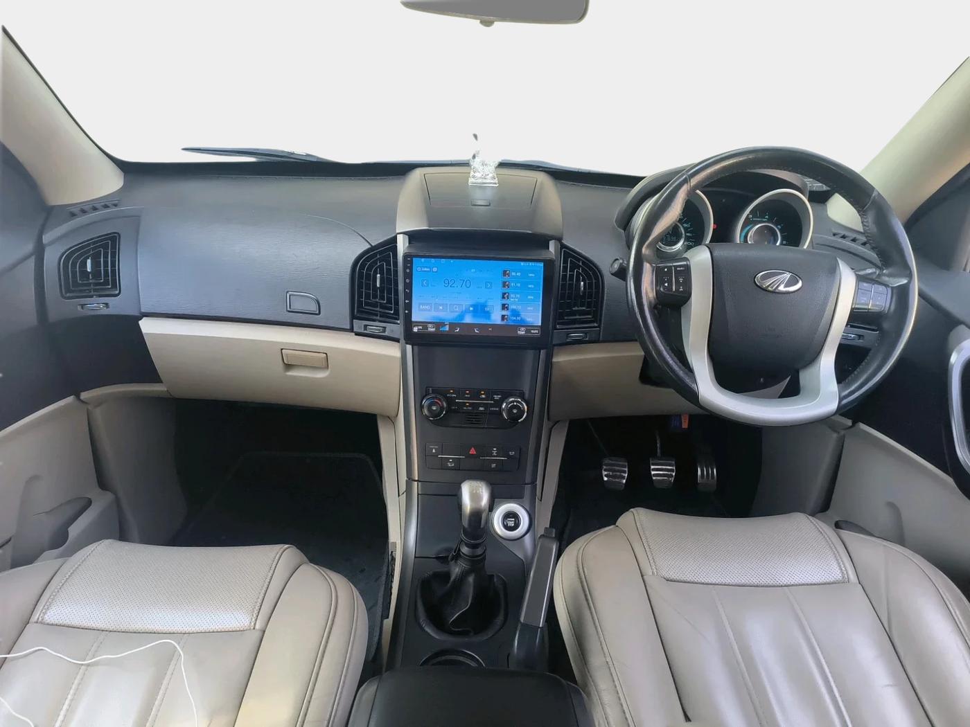 2017 Mahindra XUV500 W10, Diesel, Manual, 91,698 km, interior