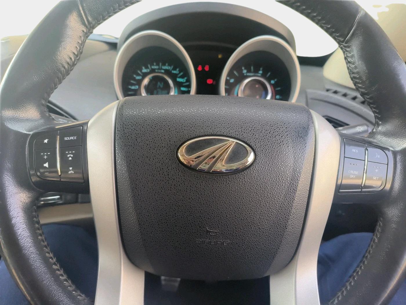 2017 Mahindra XUV500 W10, Diesel, Manual, 91,698 km, interior