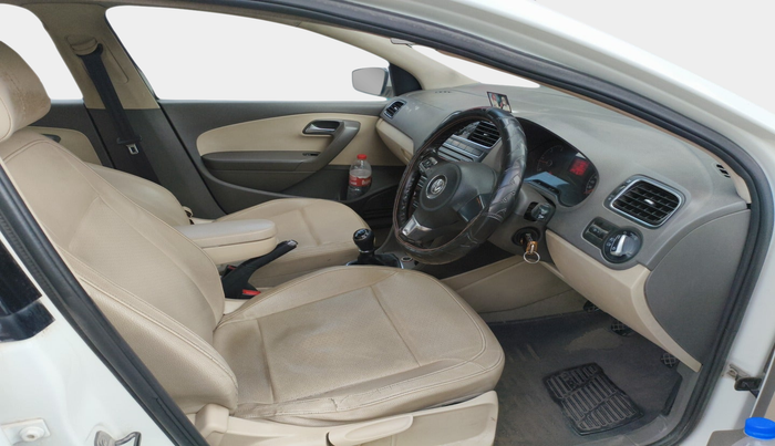 2014 Volkswagen Vento HIGHLINE DIESEL 1.6, Diesel, Manual, 1,99,990 km, interior