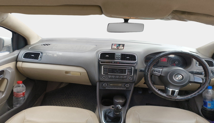 2014 Volkswagen Vento HIGHLINE DIESEL 1.6, Diesel, Manual, 1,99,990 km, interior