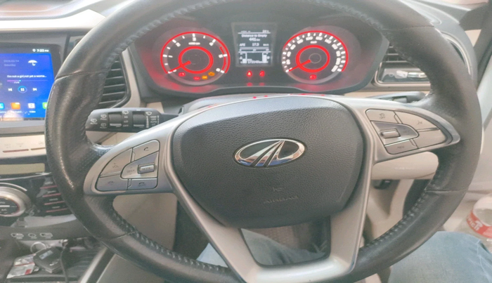 2019 Mahindra XUV300 W8 1.5 DIESEL, Diesel, Manual, 1,73,148 km, interior
