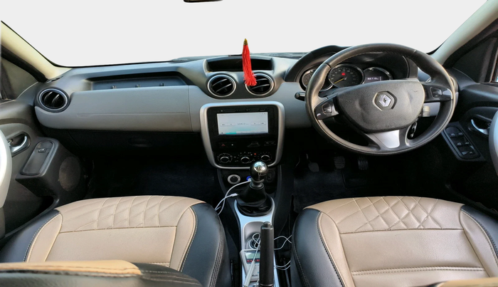 2014 Renault Duster 110 PS RXZ 4X4 MT DIESEL, Diesel, Manual, 1,66,719 km, interior