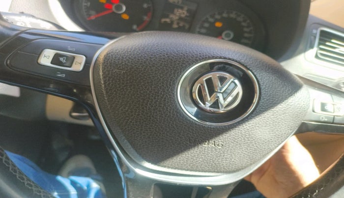 2016 Volkswagen Polo HIGHLINE1.2L, Petrol, Manual, 1,40,000 km, interior