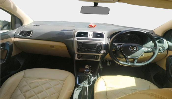 2016 Volkswagen Polo HIGHLINE1.2L, Petrol, Manual, 1,40,000 km, interior