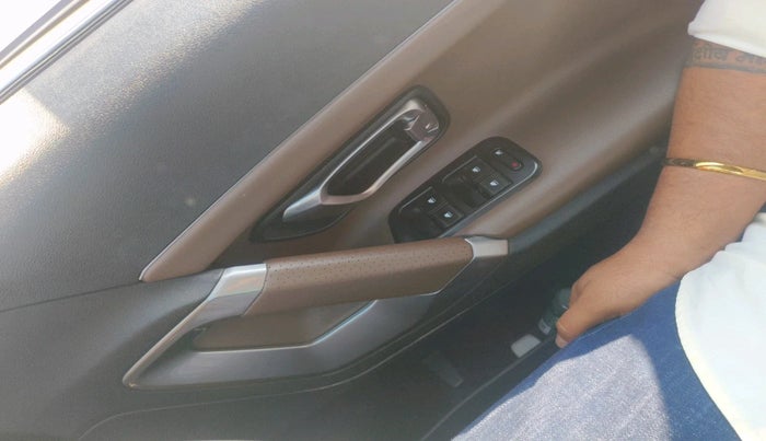 2021 Tata Harrier XZA PLUS 2.0L, Diesel, Automatic, 63,383 km, interior