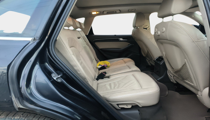 2014 Audi Q5 2.0 TDI quattro Premium, Diesel, Automatic, 1,64,962 km, interior