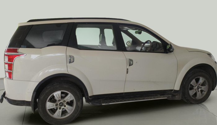 2015 Mahindra XUV500 W8, Diesel, Manual, 1,28,016 km, exterior