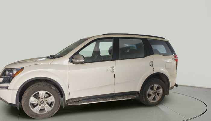 2015 Mahindra XUV500 W8, Diesel, Manual, 1,28,016 km, exterior