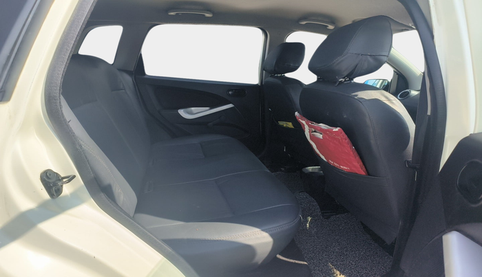 2012 Ford Figo TITANIUM 1.4 DIESEL, Diesel, Manual, 1,02,426 km, interior