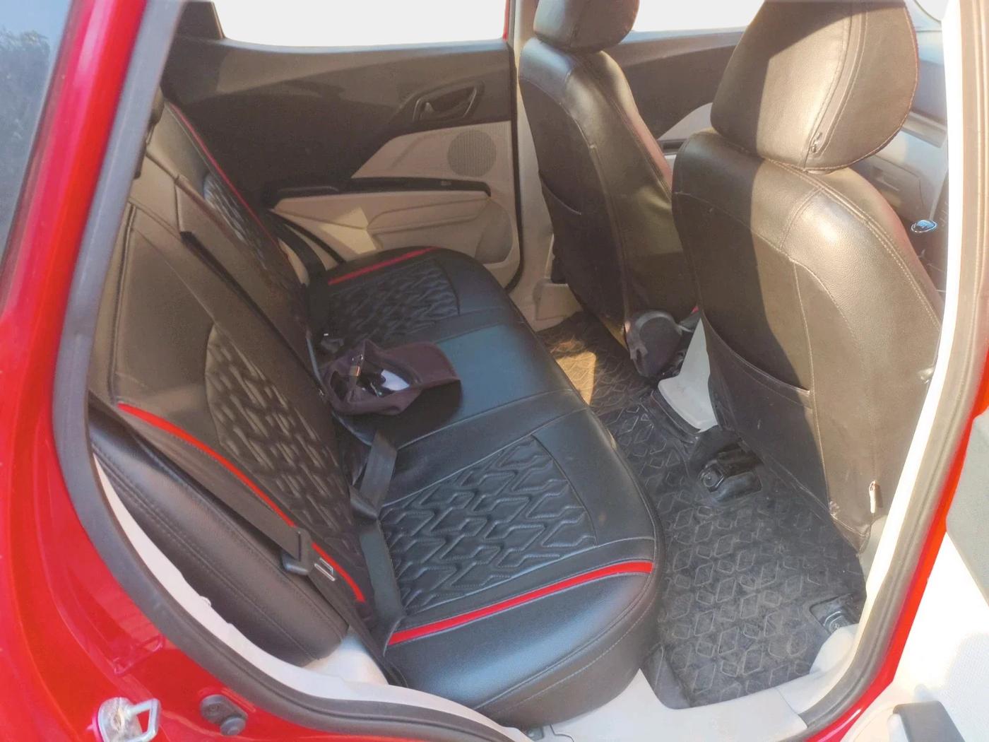 2021 Mahindra XUV300 W6 1.5 Diesel, Diesel, Manual, 37,000 km, interior