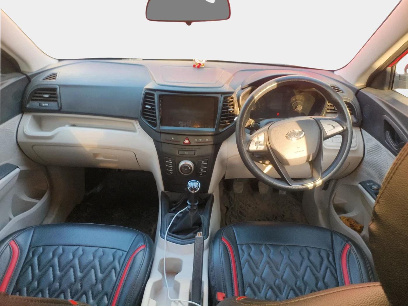 2021 Mahindra XUV300 W6 1.5 Diesel, Diesel, Manual, 37,000 km, interior