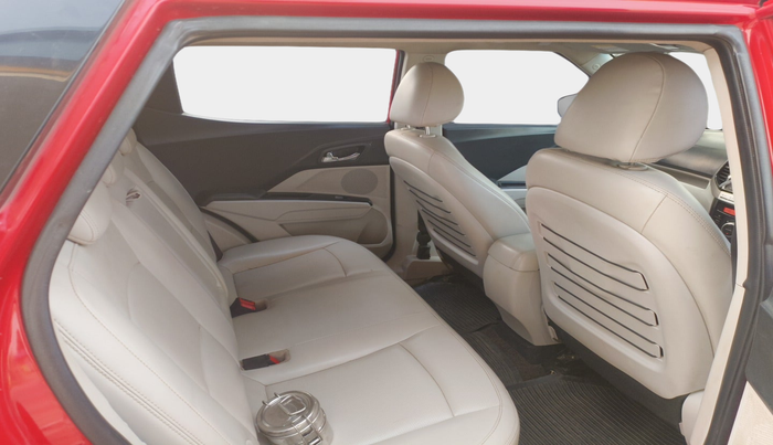 2021 Mahindra XUV300 W8 (O) 1.5 DIESEL, Diesel, Manual, 1,08,562 km, interior