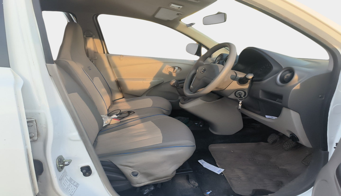 2015 Datsun Go Plus A, Petrol, Manual, 64,213 km, interior