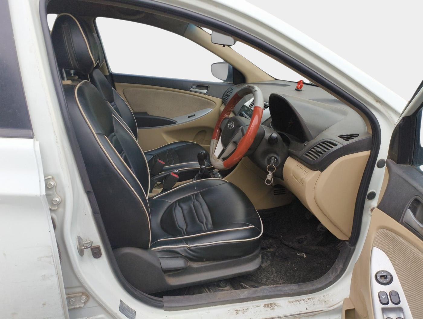 2013 Hyundai Verna FLUIDIC 1.4 VTVT, Petrol, Manual, 99,166 km, interior