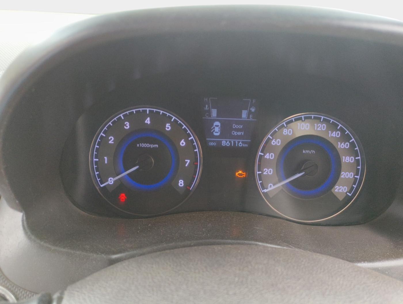 2014 Hyundai Verna FLUIDIC 1.6 VTVT SX OPT, Petrol, Manual, 86,116 km, interior