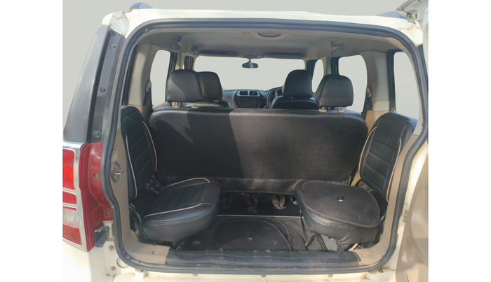2016 Mahindra TUV300 T8 AMT, Diesel, Automatic, 96,596 km, exterior